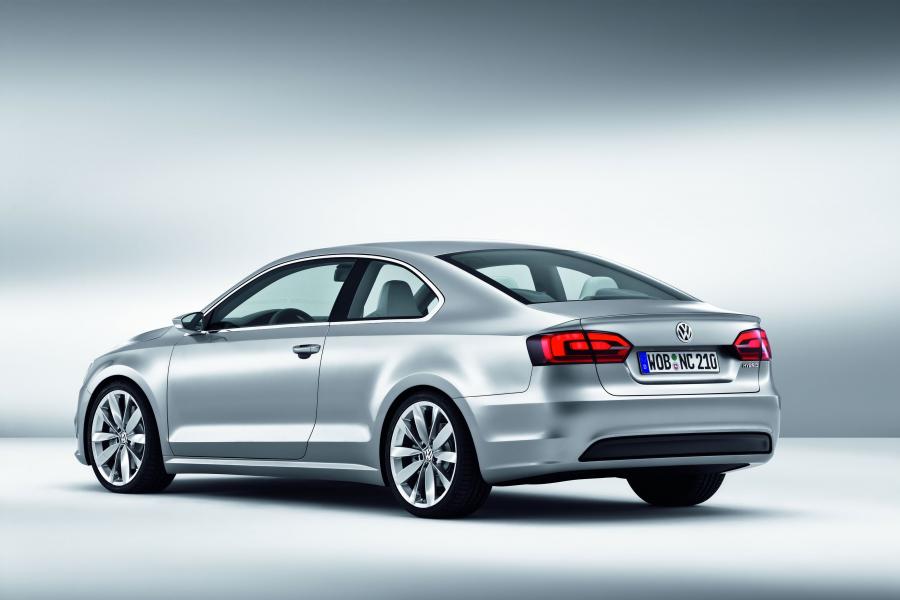  Volkswagen New Compact Coupe 2010 года  (фото 8 из 14)